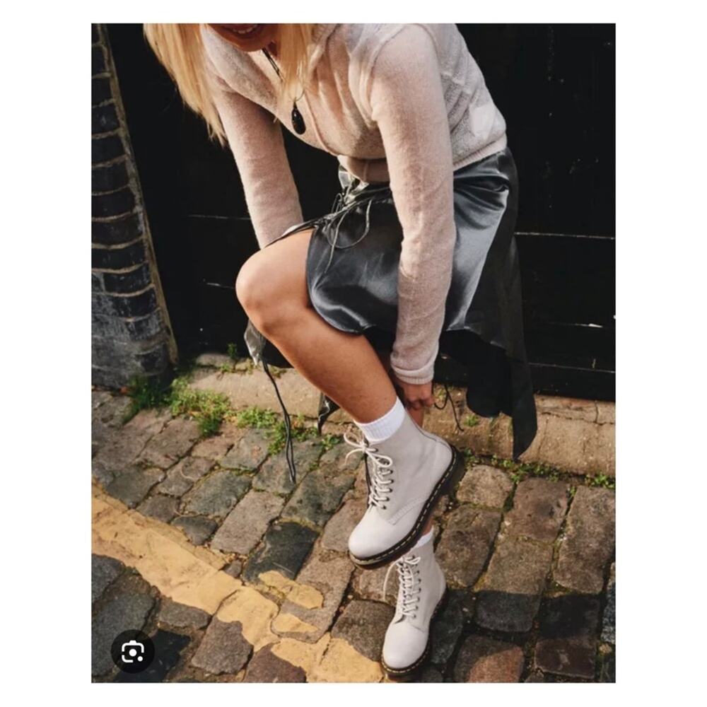 Dr. Martens 1460 Pascal Light Gray Vintage Taupe Leather Lace-Up Boots